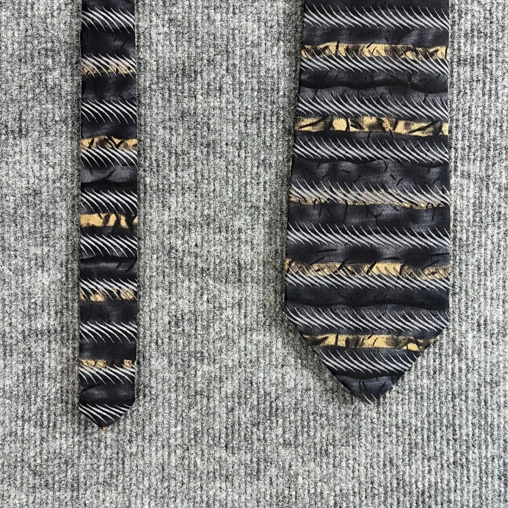 Dockers Khakis Mens Silk Necktie Abstract Striped Grey Gold Black 100% Silk Tie